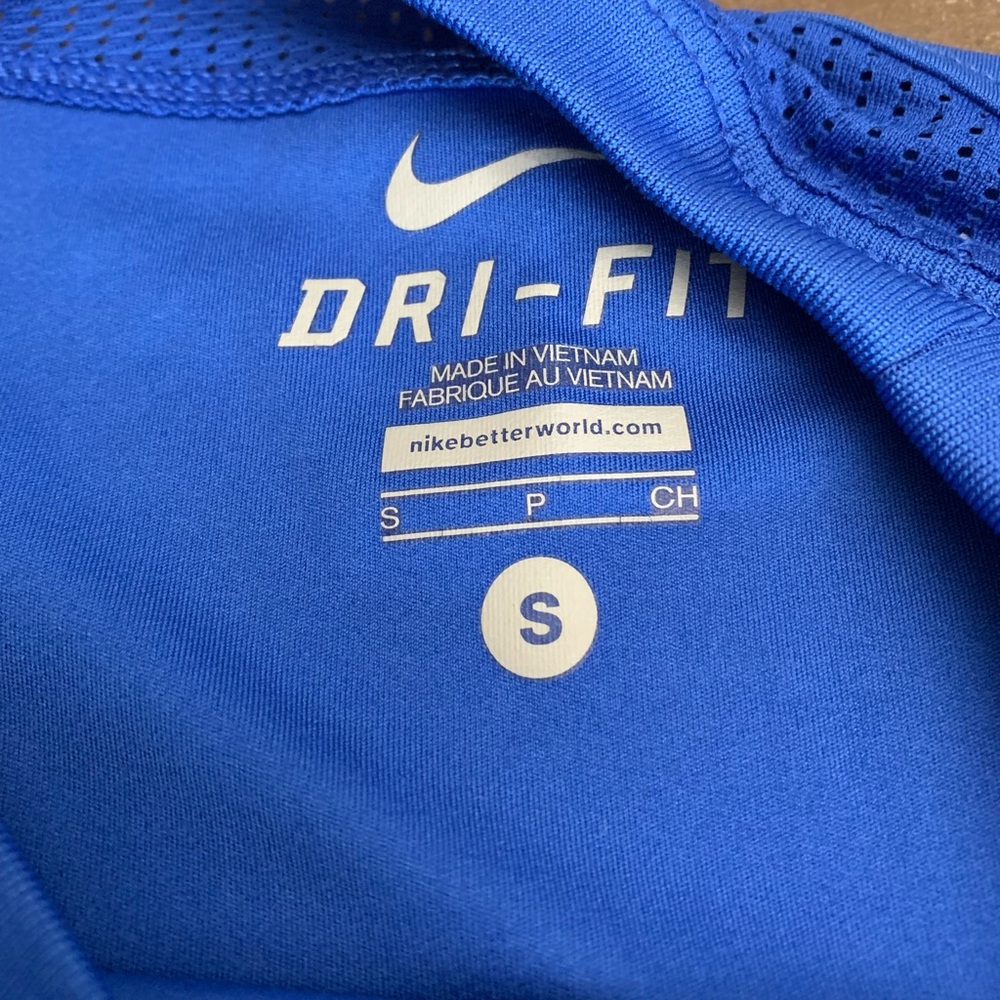 Nike Dri-Fit - Picture 2 of 3